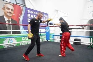 Çayırova’da kış spor okullarında eğitime devam