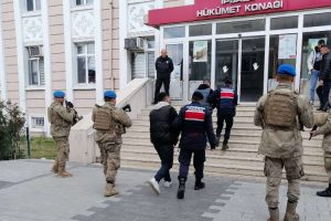 Edirne’de 14 terör örgütü üyesi sınırda yakalandı