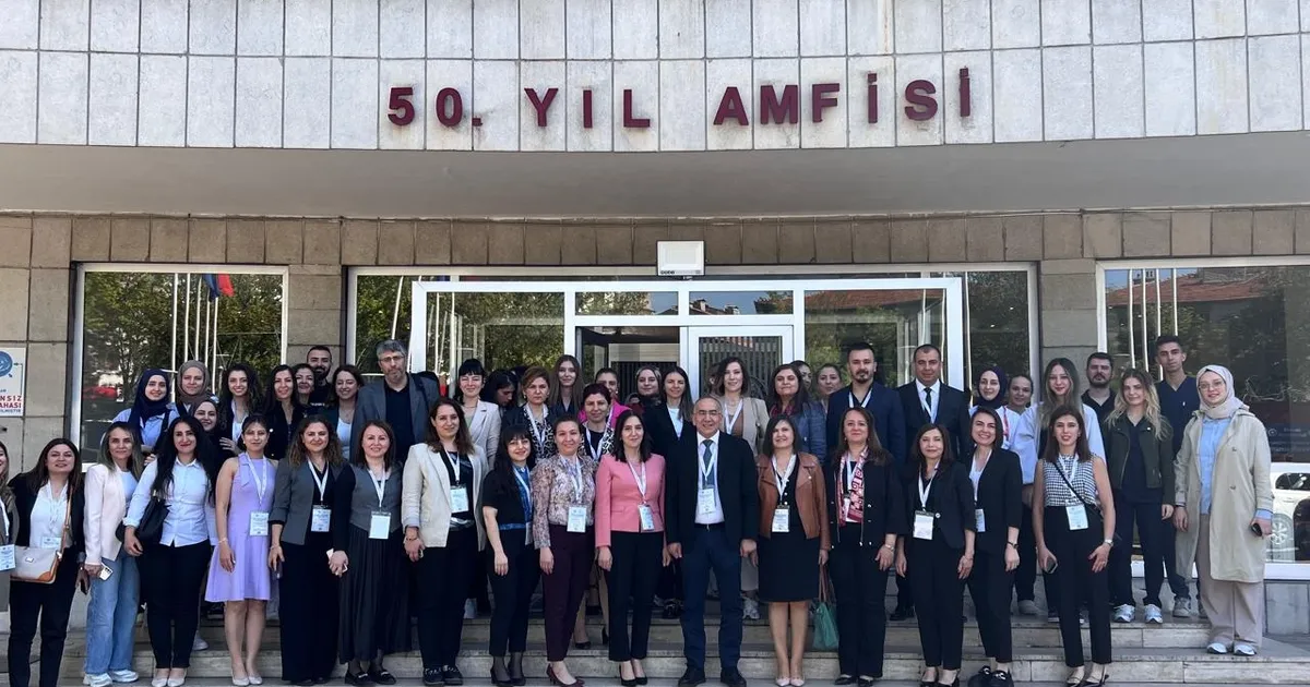 ankarada-ankara-cocuk-acil-ve-cocuk-yogun-bakim-hemsireligi-sempozyumu-gerceklestirildi-Psz6iRWm.webp