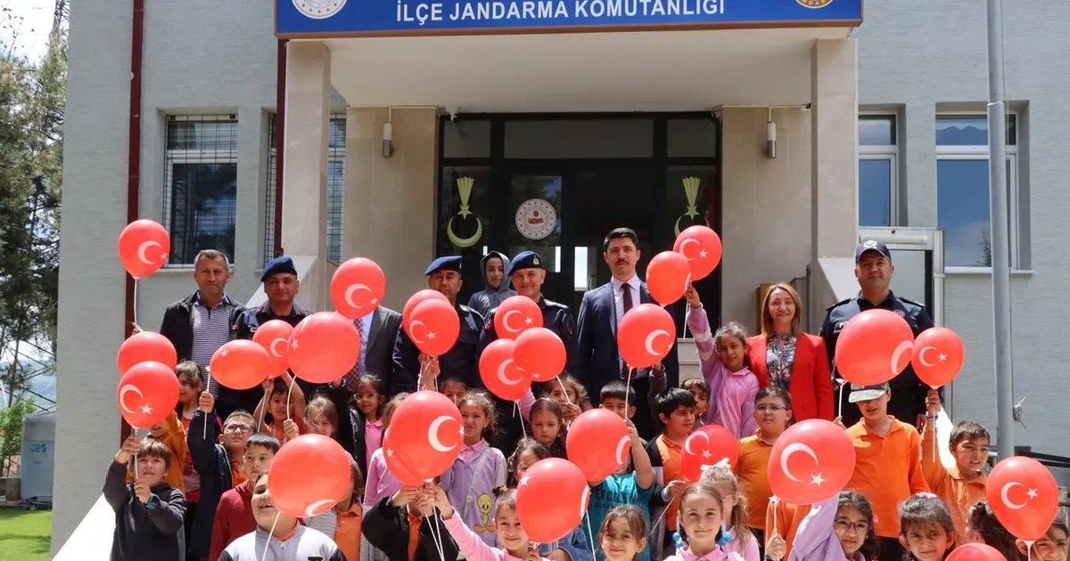 bilecik-pazaryerinde-500-ogrenci-jandarma-komutanliginda-fVyRcTbA.webp