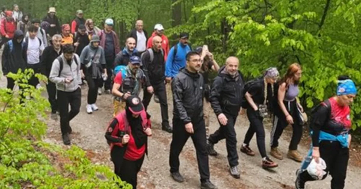 bursa-inegolde-19-mayis-doga-yuruyusu-ile-basladi-euOnHVZc.webp