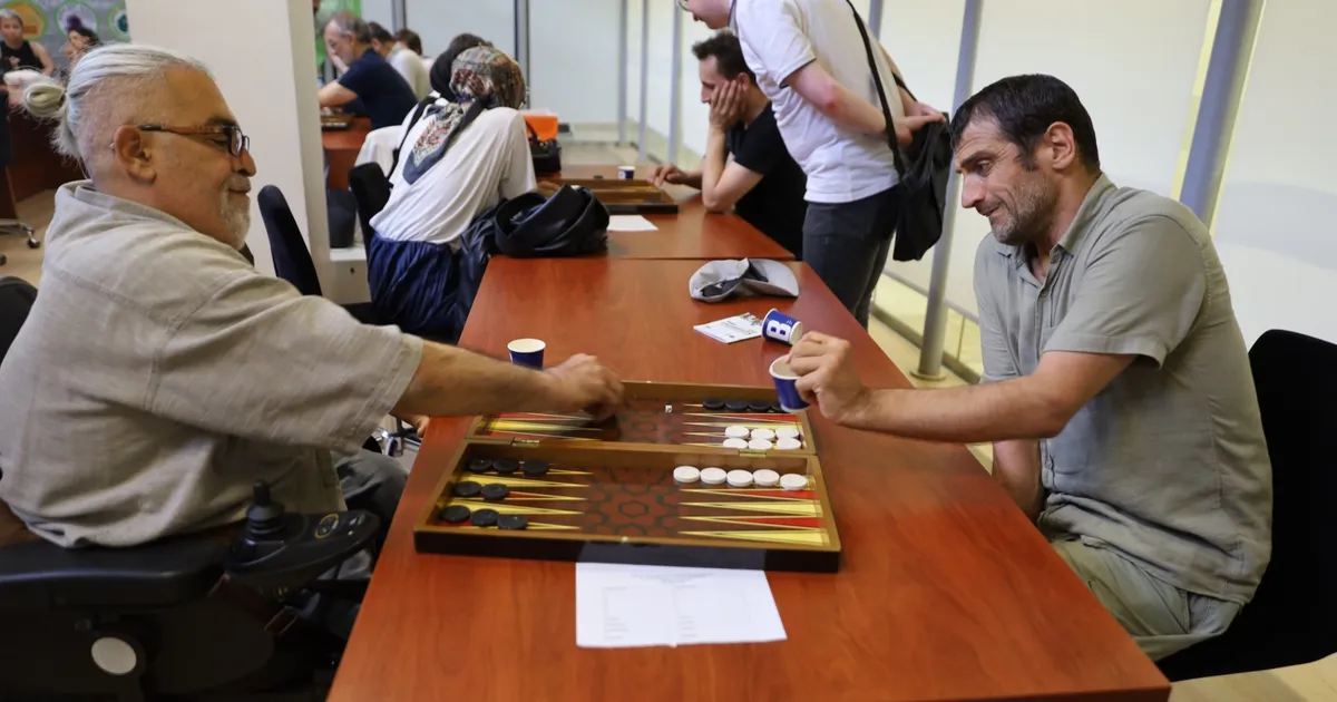 bursada-zarlar-esitlik-icin-atildi-evDg9I1e.webp