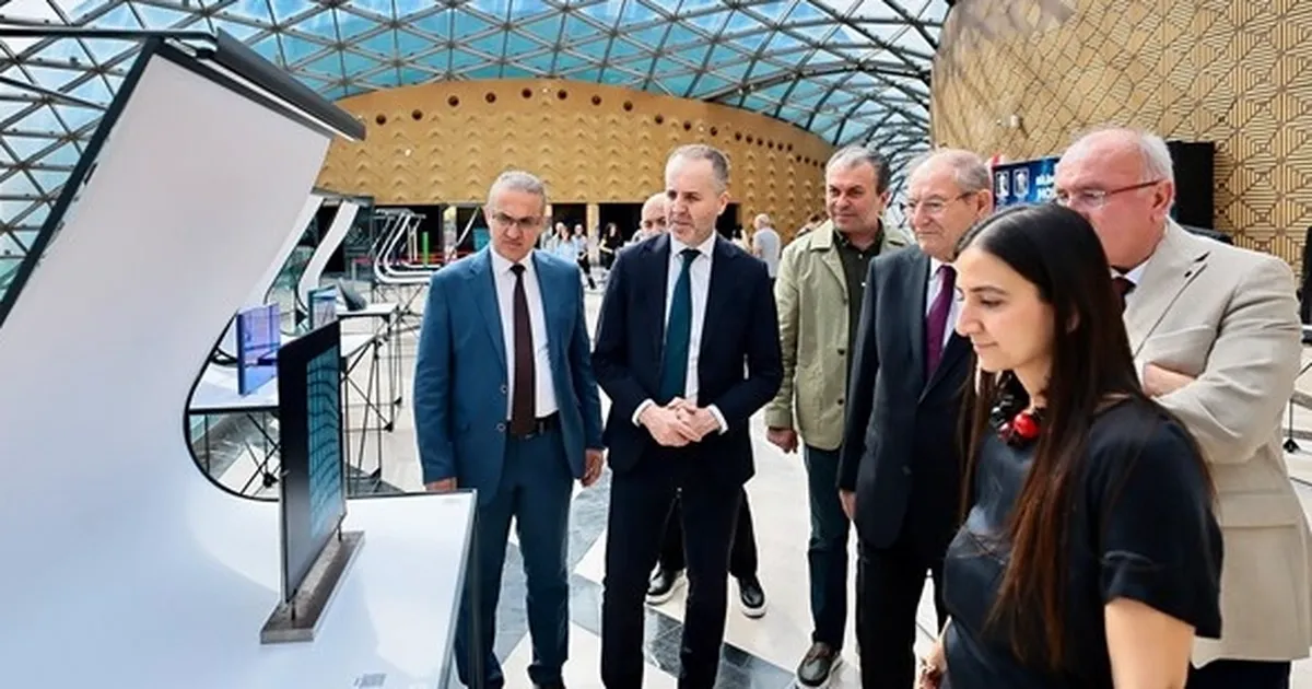 camin-buyusu-denizlide-bulustu-Ryz3ZJ6O.webp