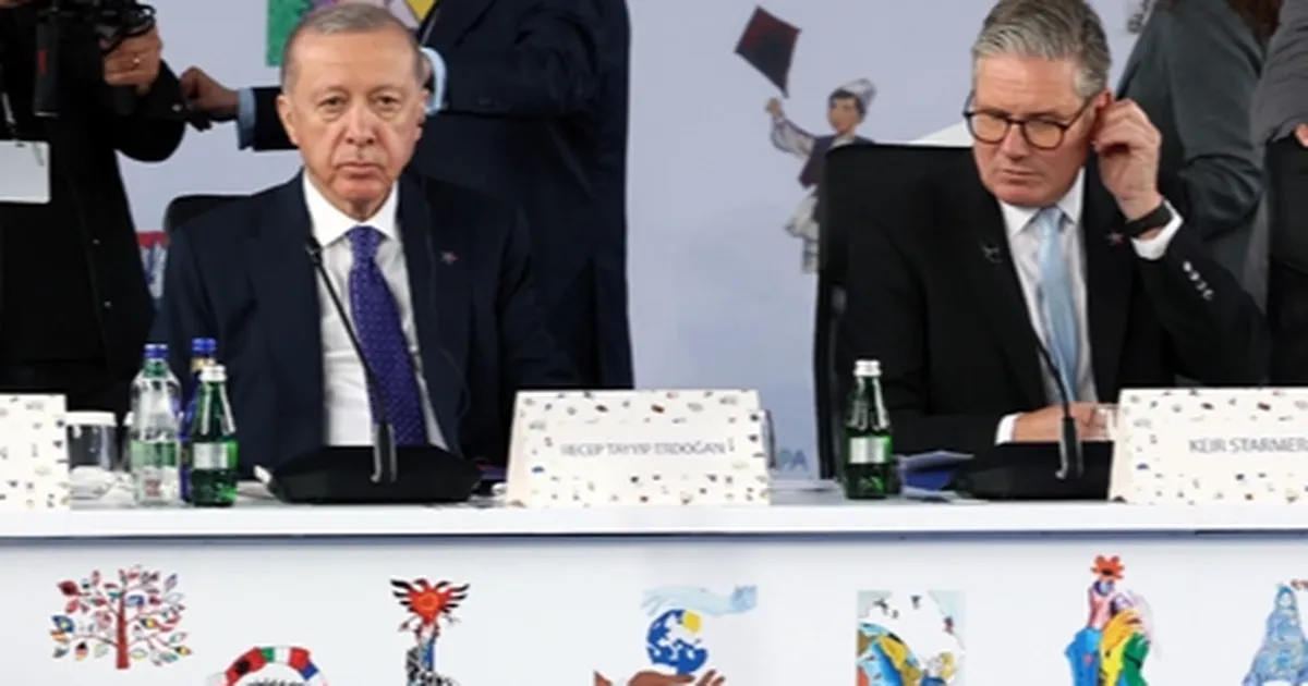 cumhurbaskani-erdogan-arnavutlukta-zirveden-baris-cagrisi-yapti-YA42Klsr.webp