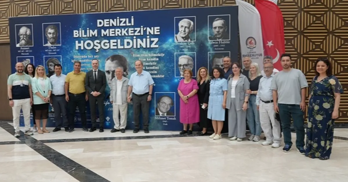 denizlide-bilim-ve-sevgi-soylesisi-buyuk-ilgi-gordu-YgXRAQfr.webp