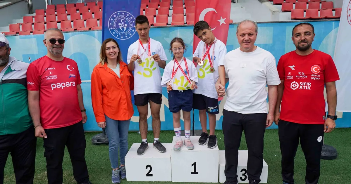 dosd-meram-spor-kulubune-madalya-yagmuru-DUVviDX9.webp