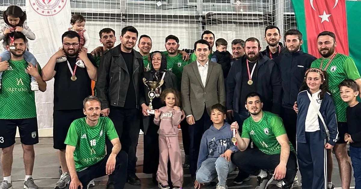 duzce-yigilcada-kurumlar-arasi-voleybolda-ahde-vefa-rpvJqNeC.webp