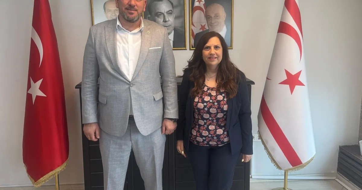 ege-bolgesi-is-insanlari-federasyonundan-onemli-ziyaret-HOZ89WP5.webp