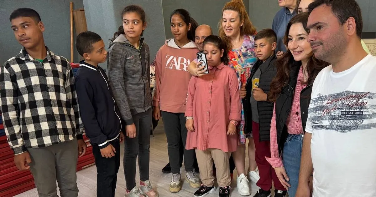 engelsiz-hobi-atolyelerinde-ozel-ogrenciler-arkadasliklarini-pekistiriyor-JcxzIJPG.webp