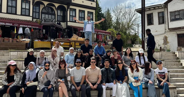 Gençler, Sakarya’yı Büyükşehir’le keşfetti
