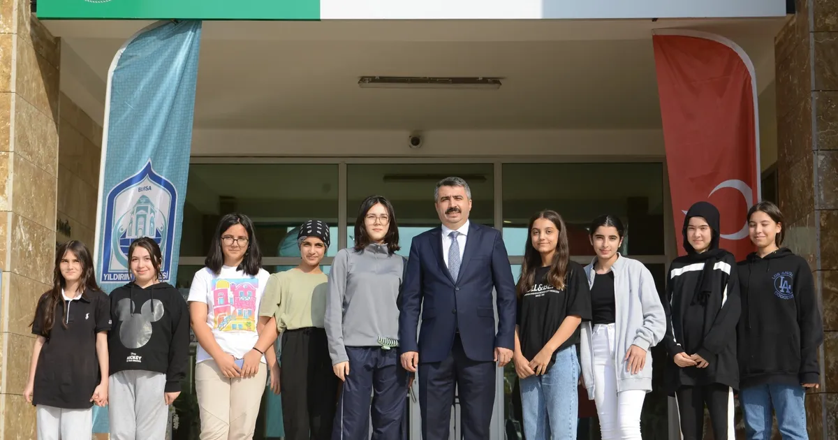 genclerin-kalbi-bursa-yildirimda-atacak-UmDLQ4Pi.webp