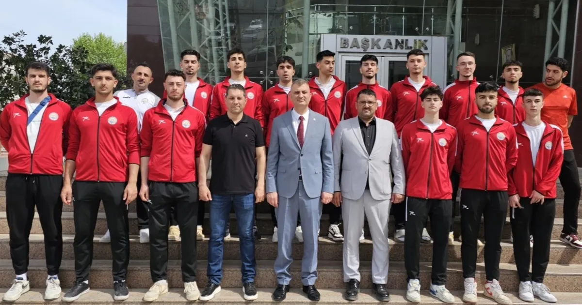 golcuklu-voleybolcularin-hedefi-turkiye-sampiyonasi-IFAxtWVQ.webp