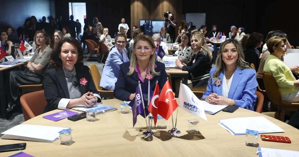 istanbul-bakirkoyde-kadinlar-icin-guvenli-yasam-calistayi-OvBiWQfp.webp