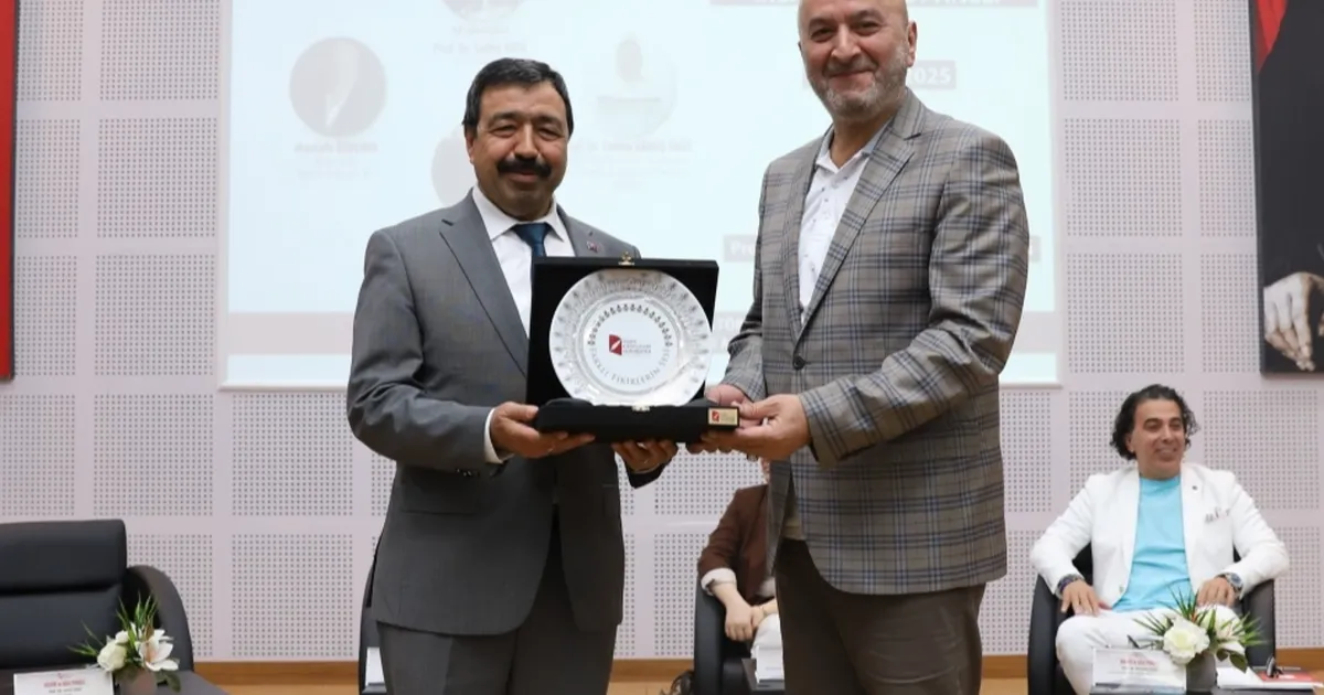 izmir-k-tip-celebi-universitesi-tarafindan-aile-paneli-duzenlendi-fyBWs7Ty.webp