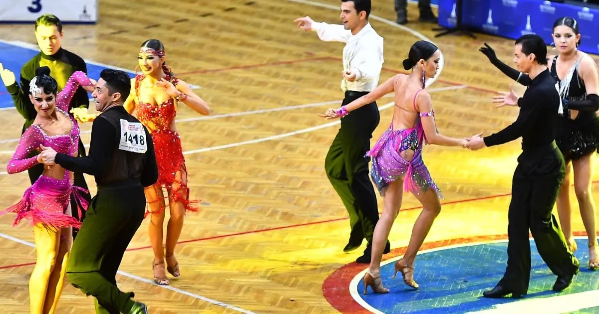 izmirde-danscilarin-kiyasiya-rekabeti-y8hdbJQm.webp