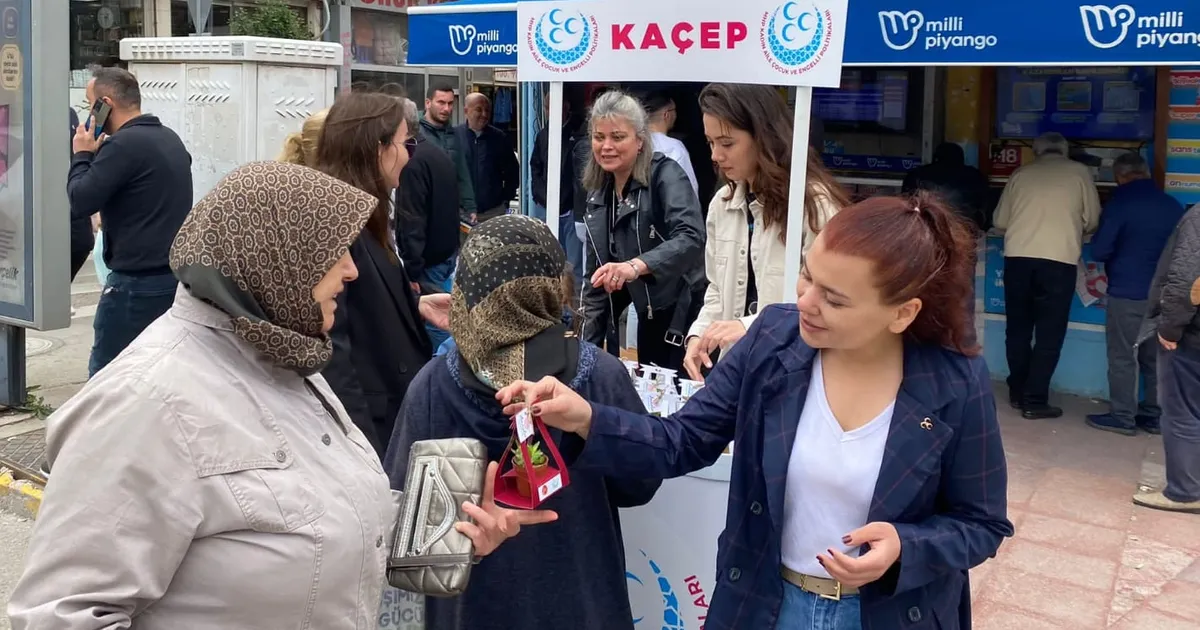 kacepten-anneler-gunune-ozel-kutlama-hOK7vJba.webp