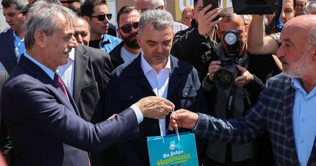 kahverengi-kokarca-kabusuna-karsi-mucize-bulus-SBOHFyMV.webp
