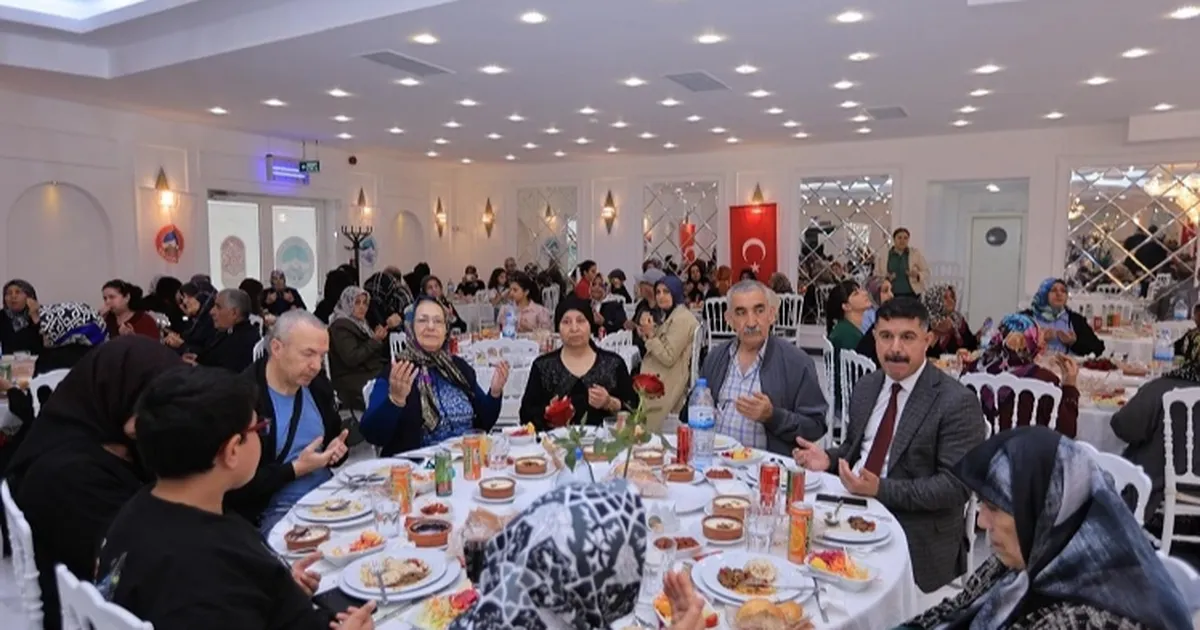 kayseri-buyuksehir-sehit-ve-gazi-annelerini-agirladi-GZV3PeTs.webp