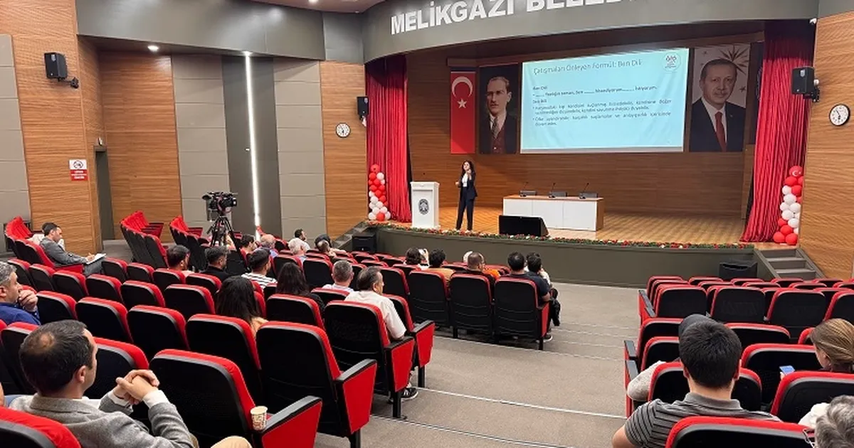 kayseri-melikgaziden-personeline-aile-egitimi-JHwzVz9H.webp