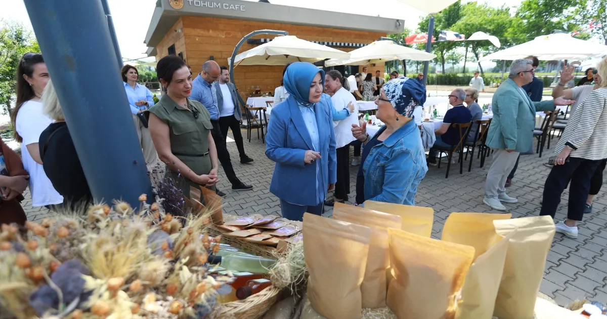 kefek-uyeleri-efes-tarlasi-yasam-koyunu-gezdi-R3urPAbc.webp