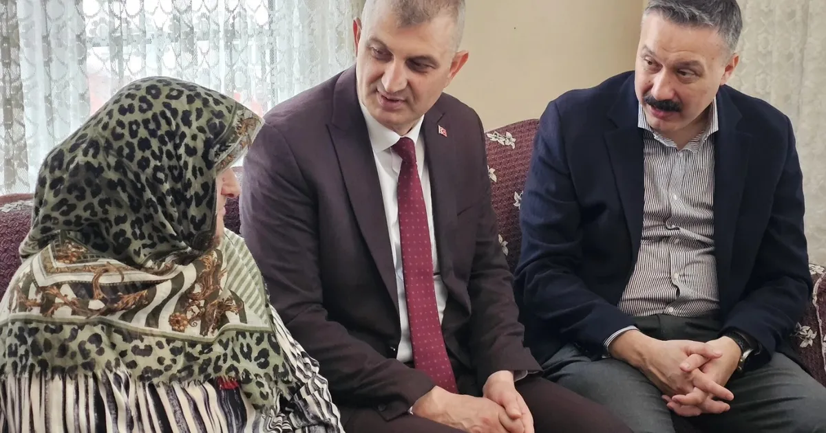 kocaeli-golcukten-annelere-anlamli-ziyaret-elx4gGjq.webp