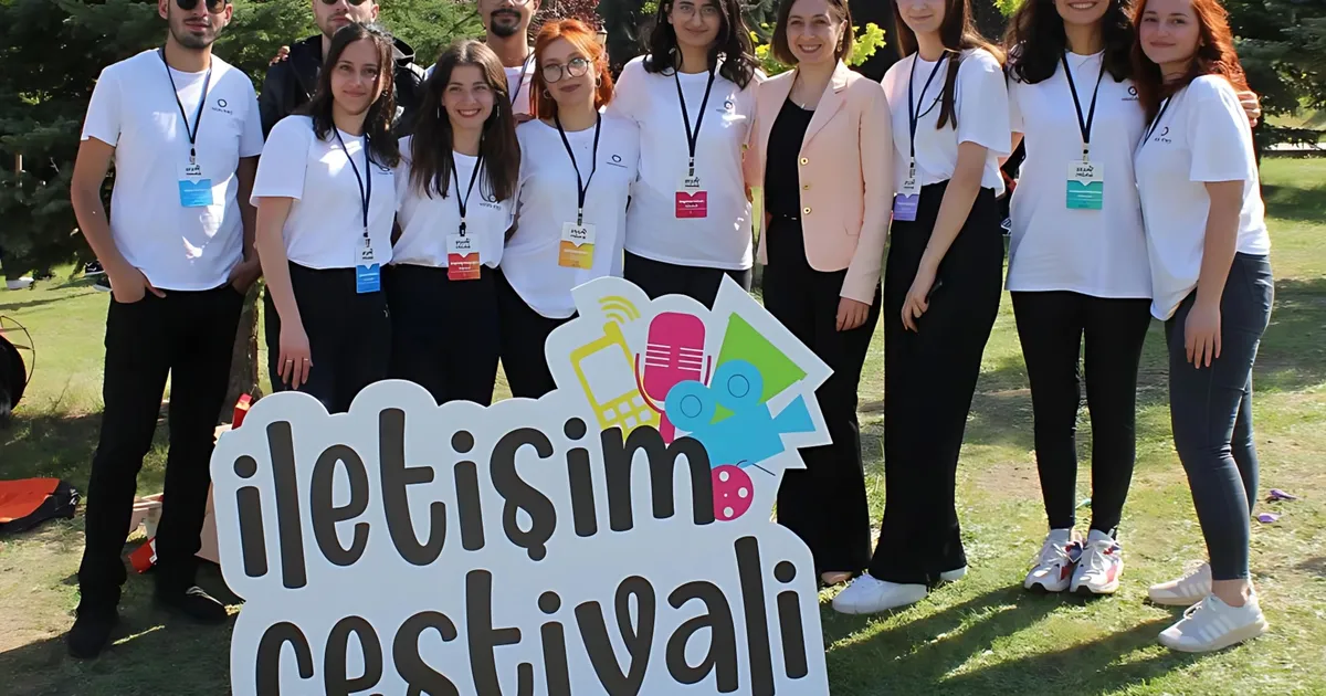 kocaelide-iletisim-ogrencileri-bulusuyor-k2KE68ea.webp