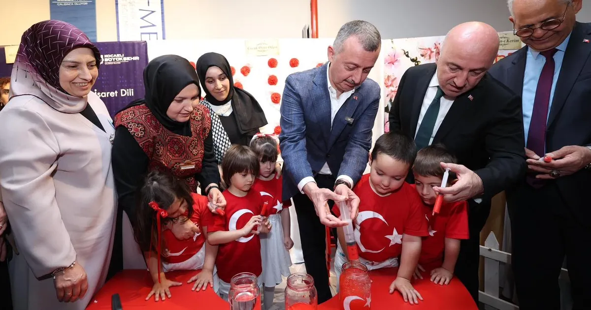 kocaelide-ko-mekin-eserleri-goz-kamastirdi-7DBWkjWE.webp