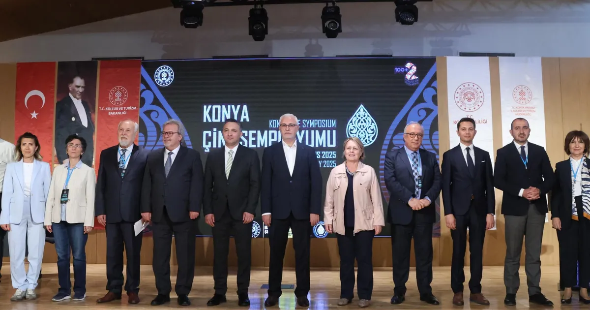 konya-cini-sempozyumunda-cini-sanati-ele-aliniyor-PnExTl5I.webp