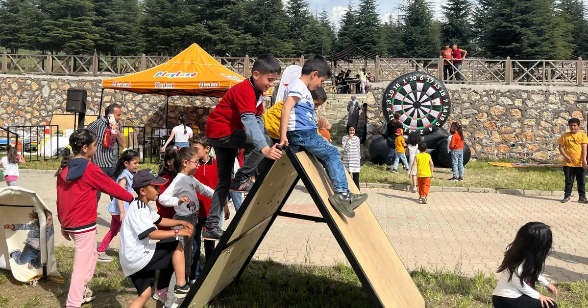 playland-eglence-tiri-dogansehirde-cocuklari-sevindirdi-Gb4ZQqRL.webp