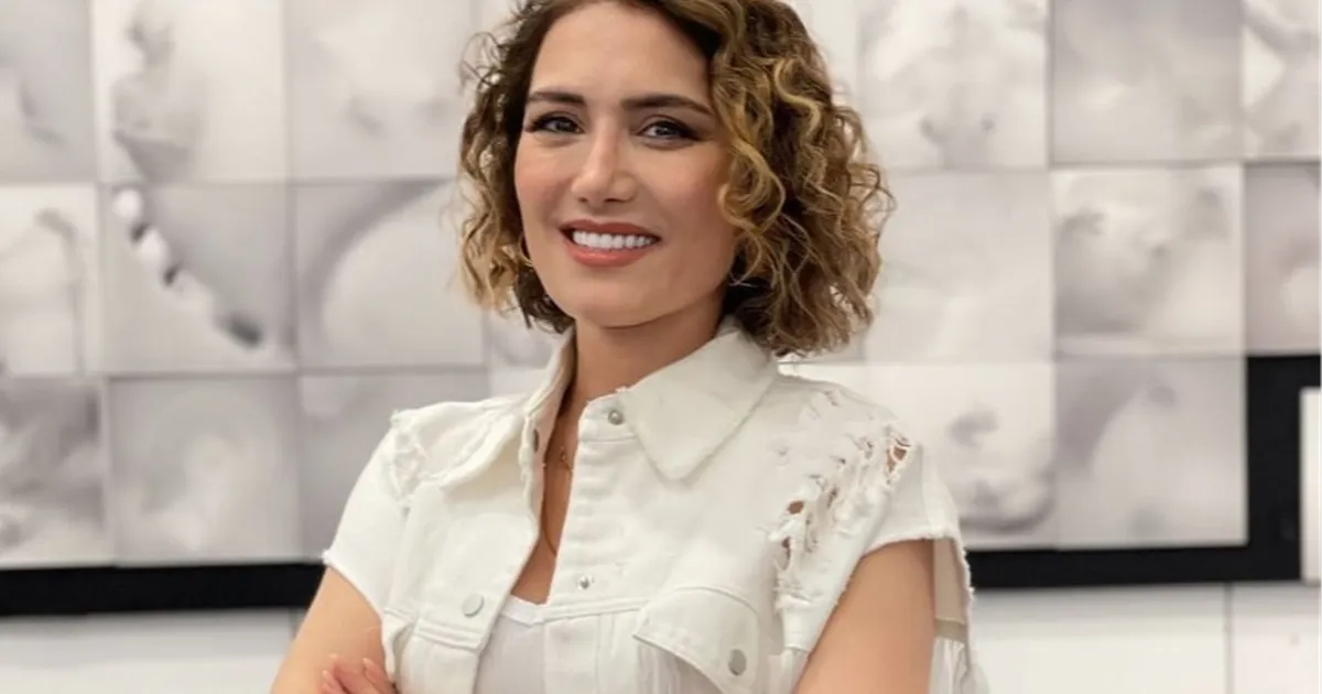 sema-ozevin-sanatin-yeni-dilini-teknolojiyle-kodluyorum-ReAArGpN.webp