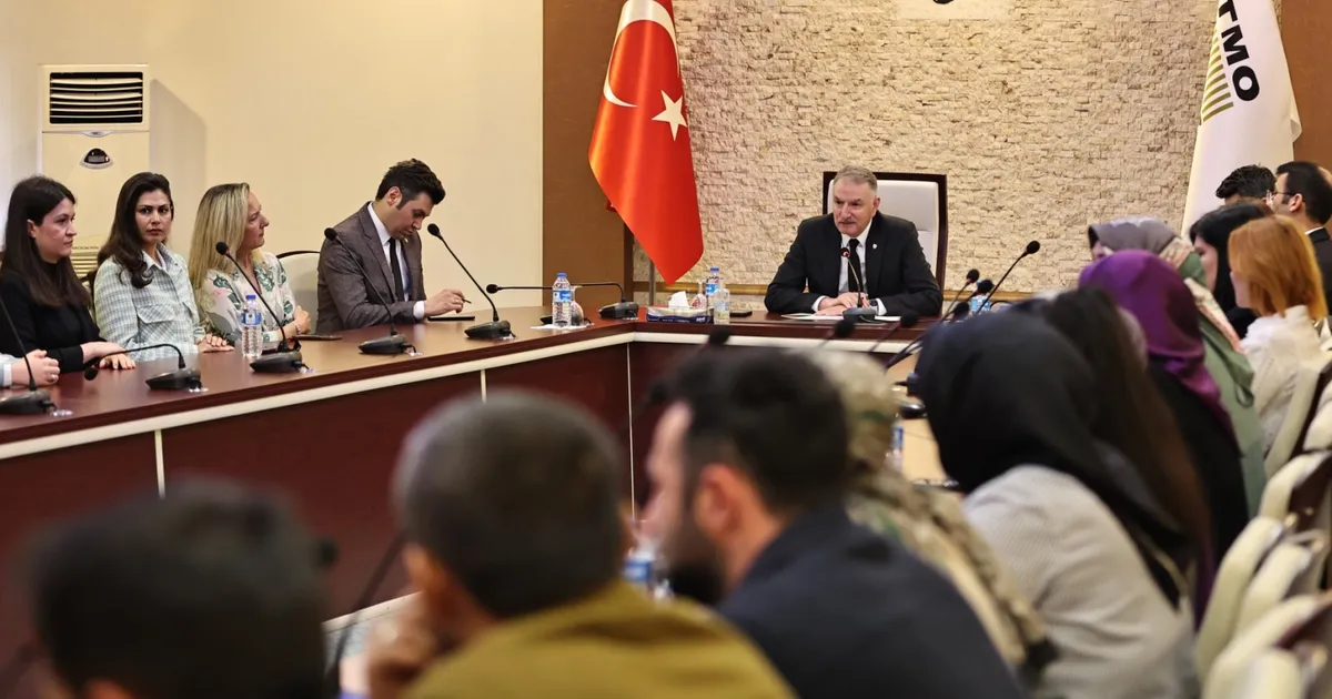 tmoda-eksper-ve-muhasebe-kursiyerleriyle-bulustu-cDtSgeah.webp