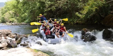 Bursa’da gençlerin rafting heyecanı
